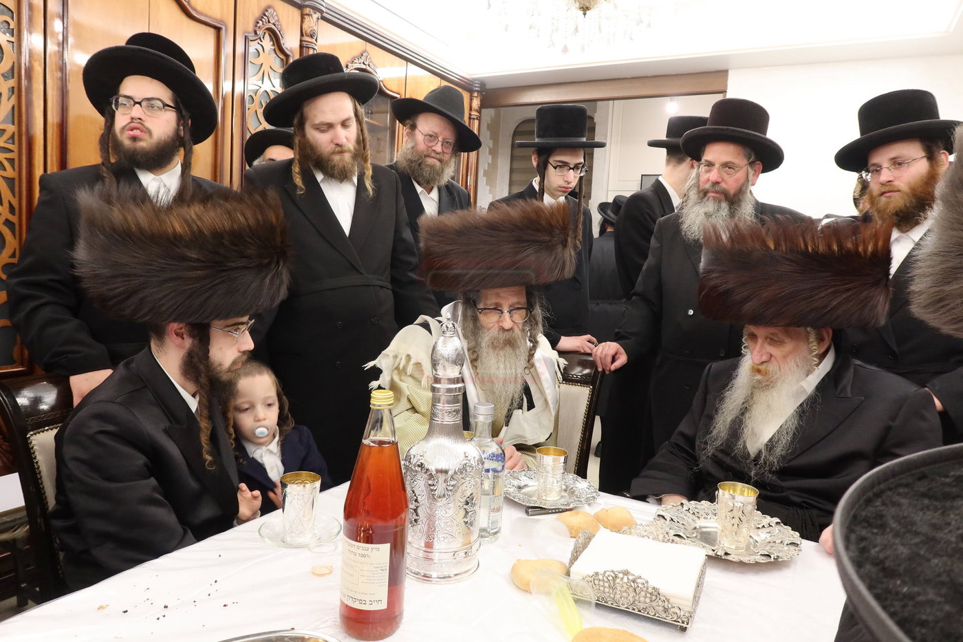 שמחת הברית לצאצאם של האדמו"ר מטשארנאביל ורבי נחמן בידרמן 