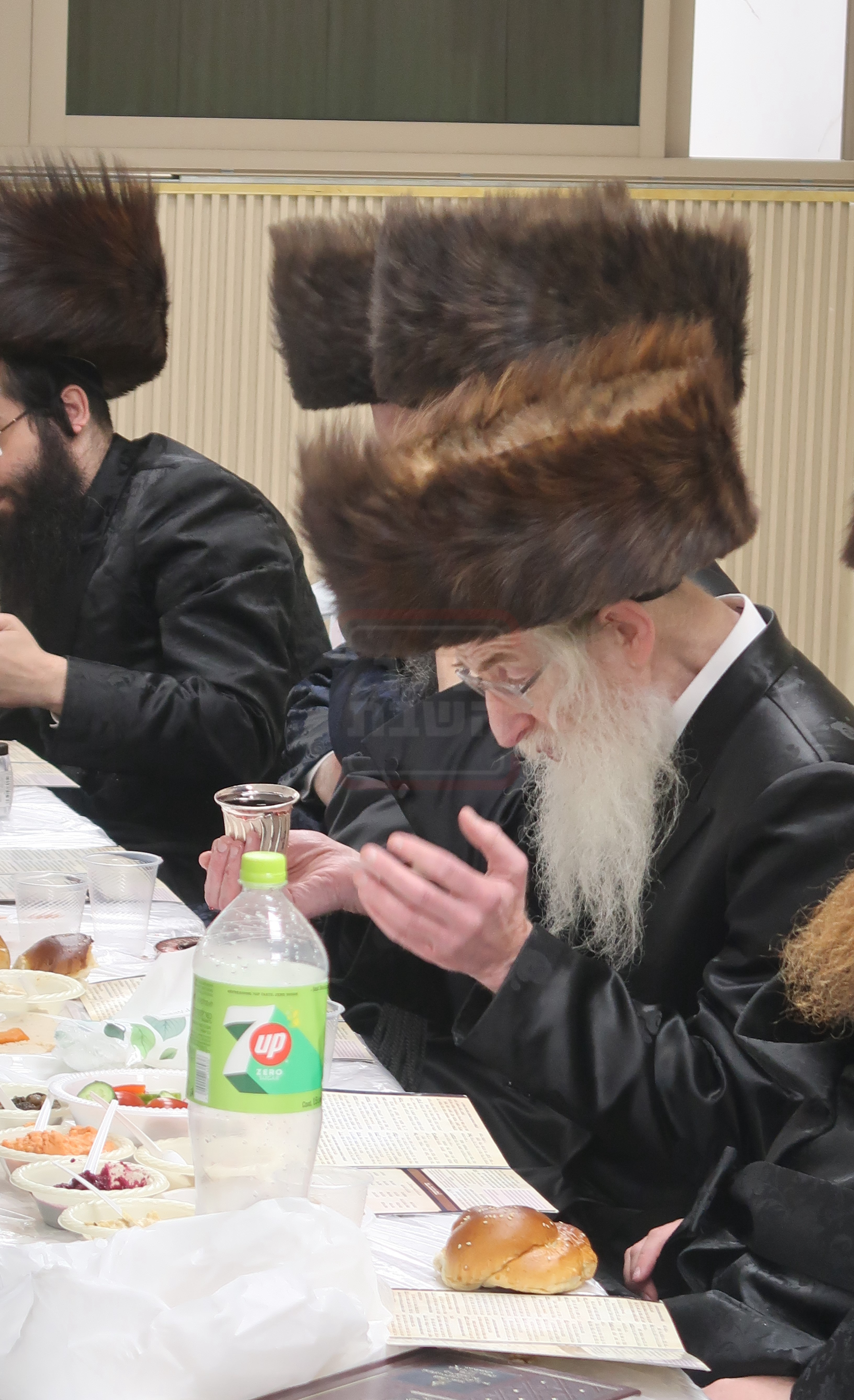 הגה"צ ר' יוסף נחמיה הירשלר במתחם הסופרים 