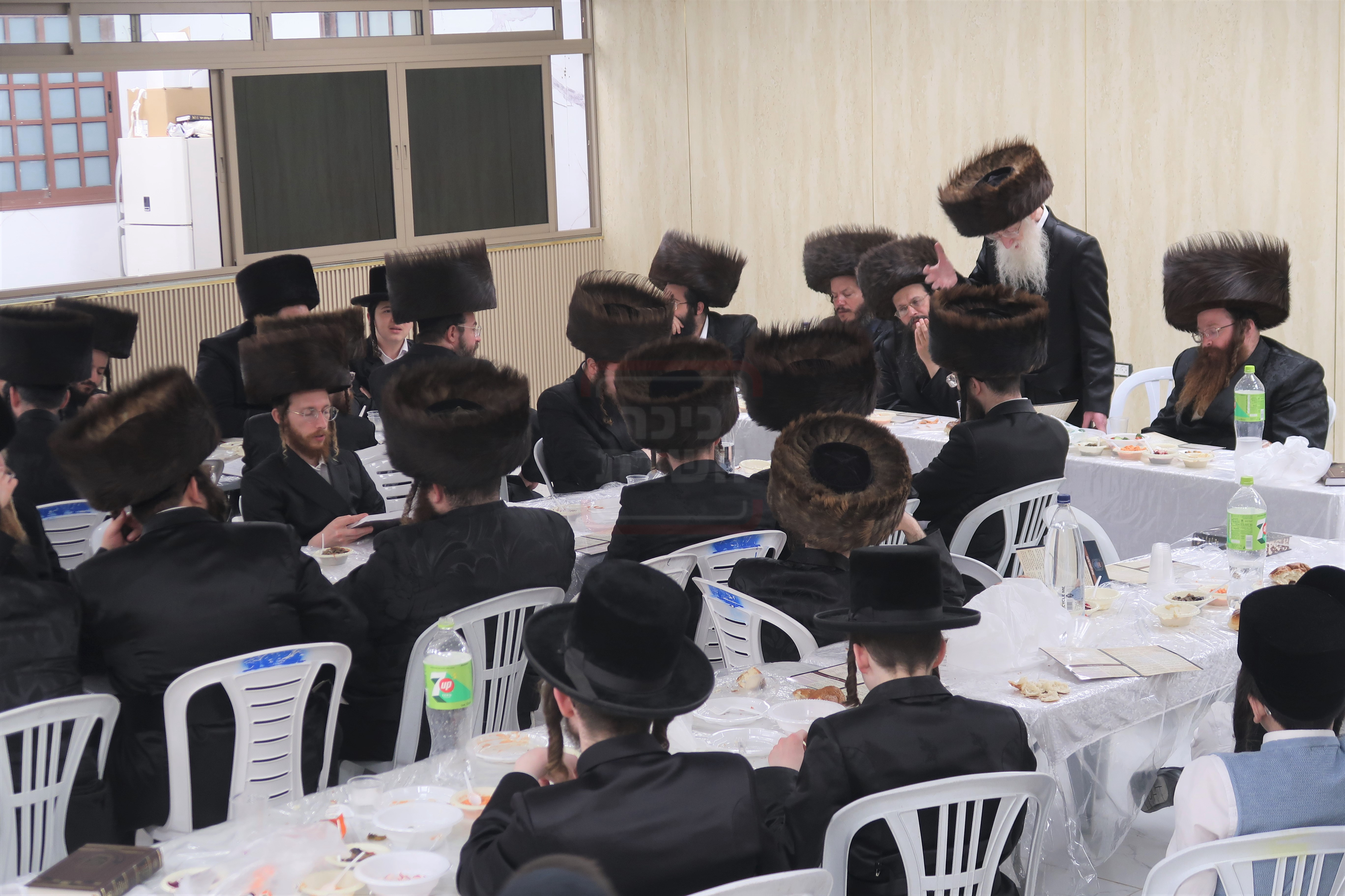 הגה"צ ר' יוסף נחמיה הירשלר במתחם הסופרים 