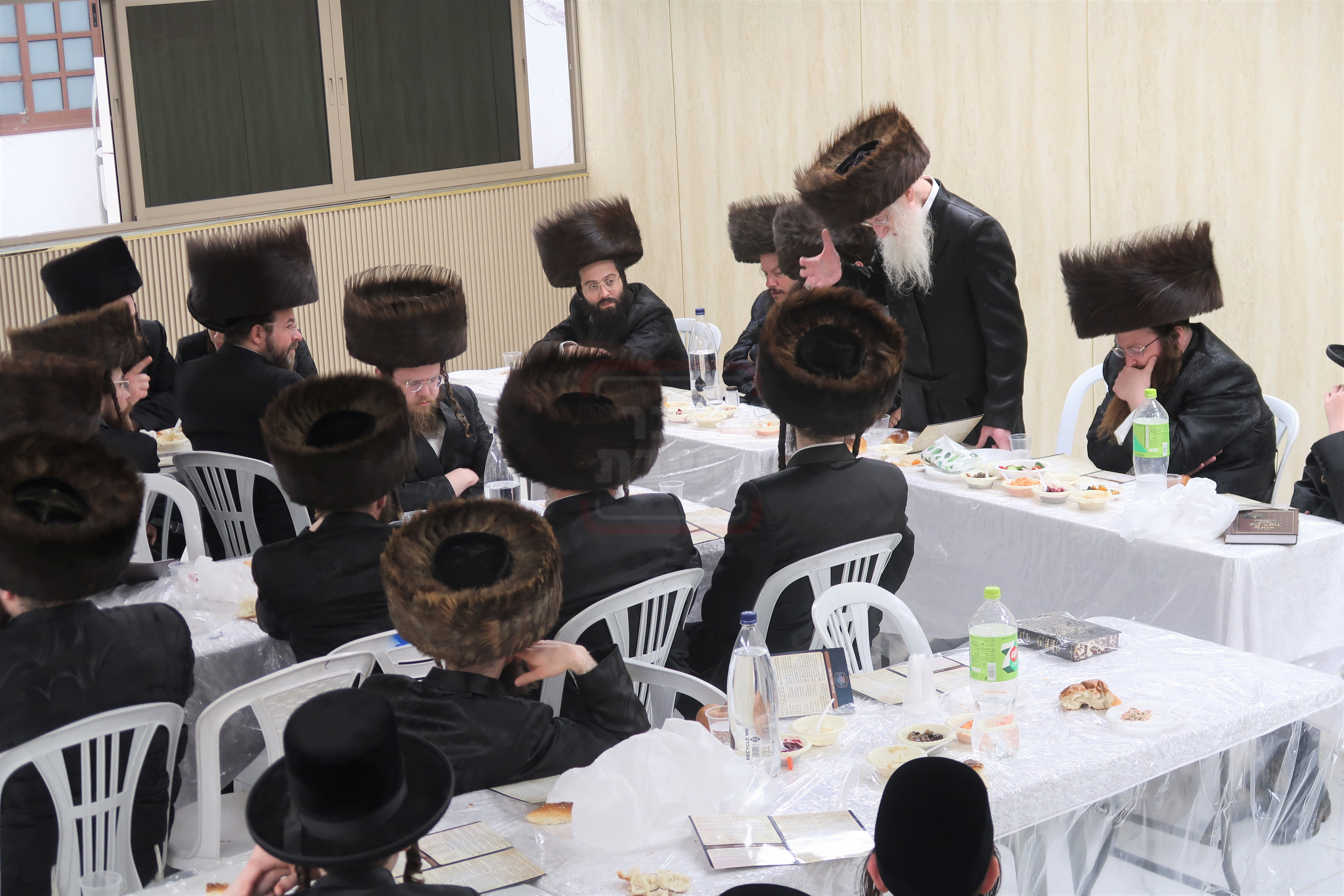 הגה"צ ר' יוסף נחמיה הירשלר במתחם הסופרים 