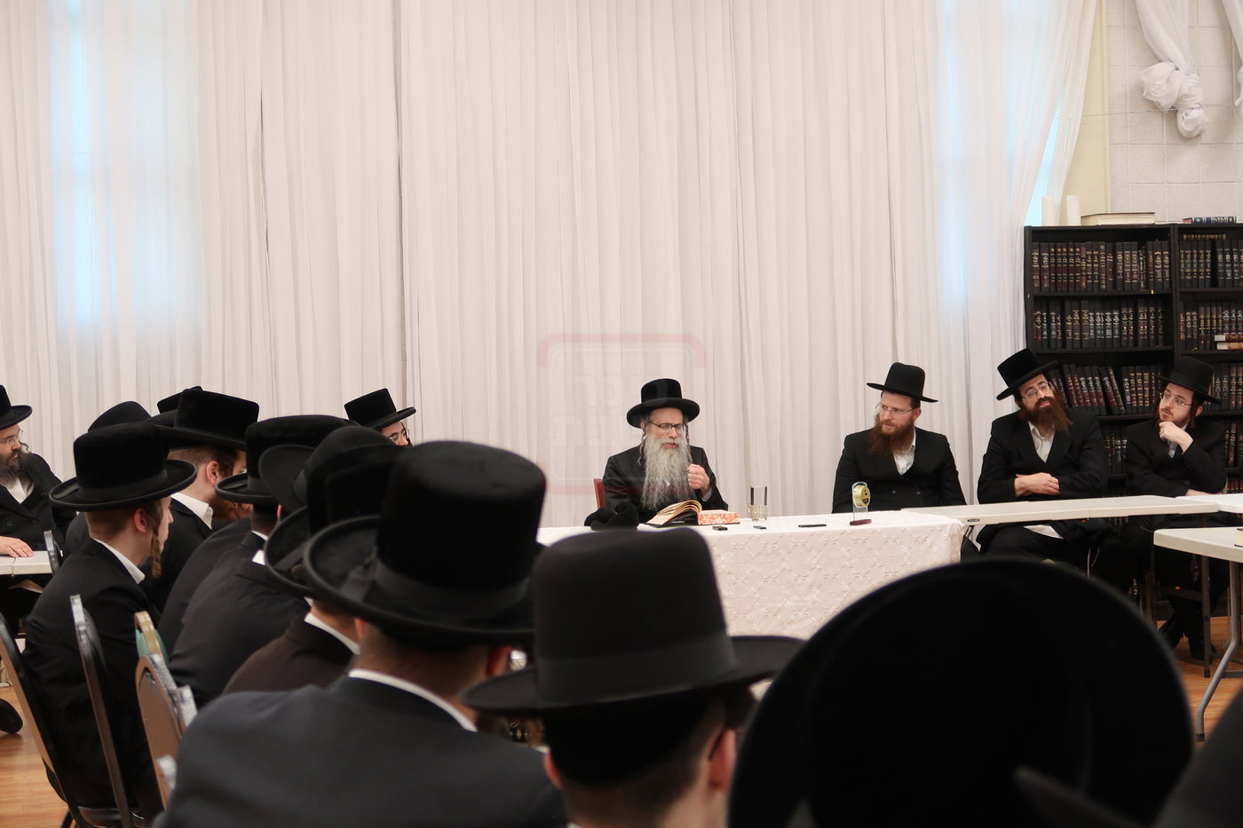 פתיחת הזמן בצאנז זוועהיל