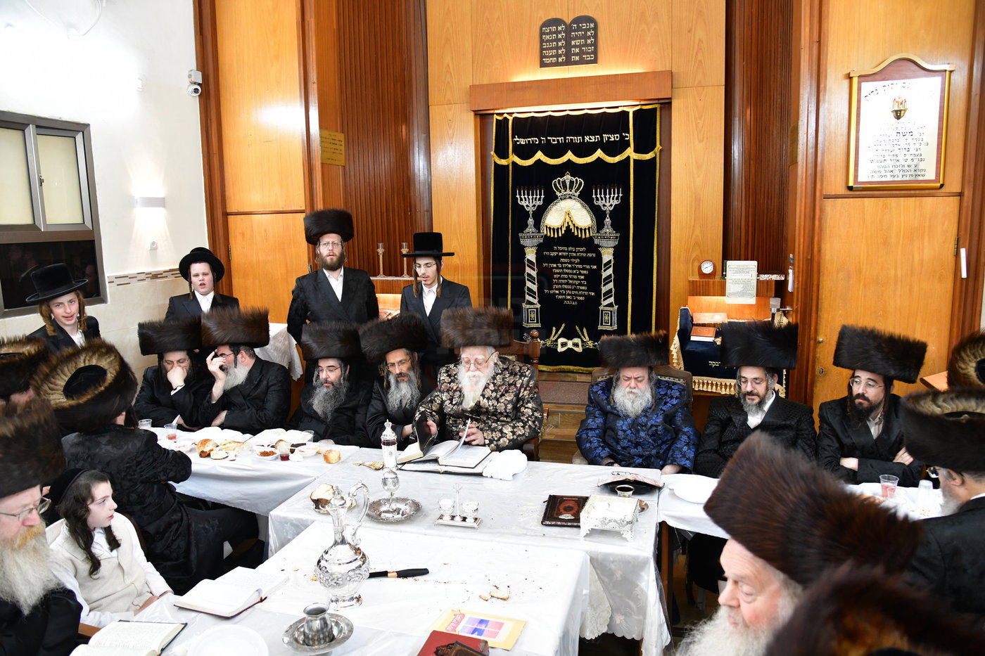 מוצאי שבת יארצייט בשאץ ויז'ניץ