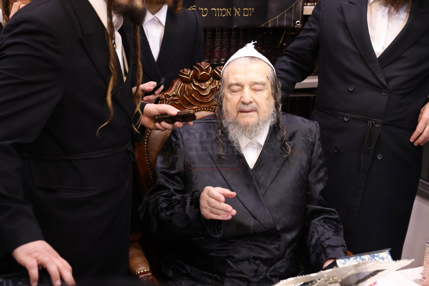 המעמד במעונו של הגרי"מ שכטר