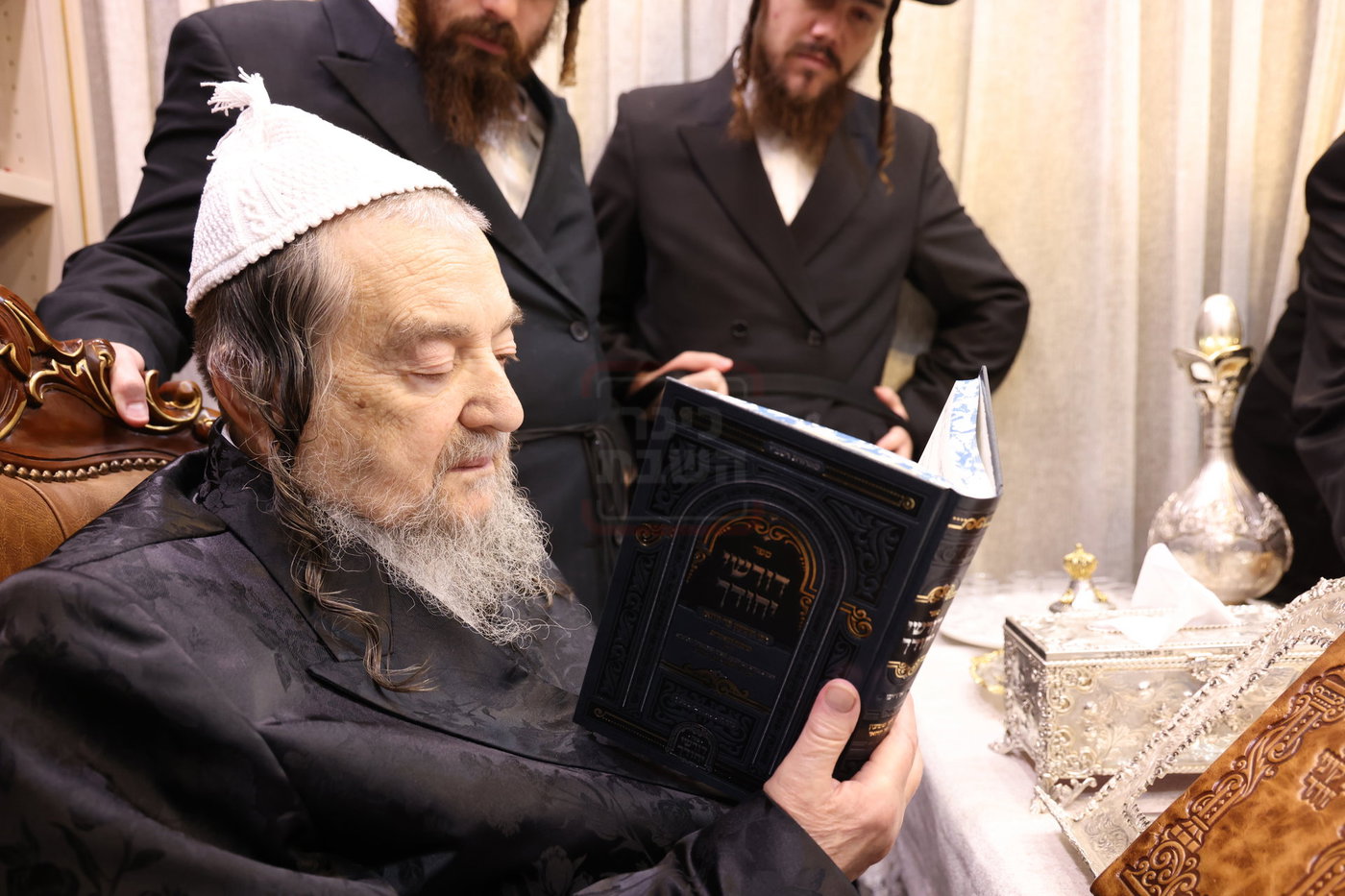 המעמד במעונו של הגרי"מ שכטר