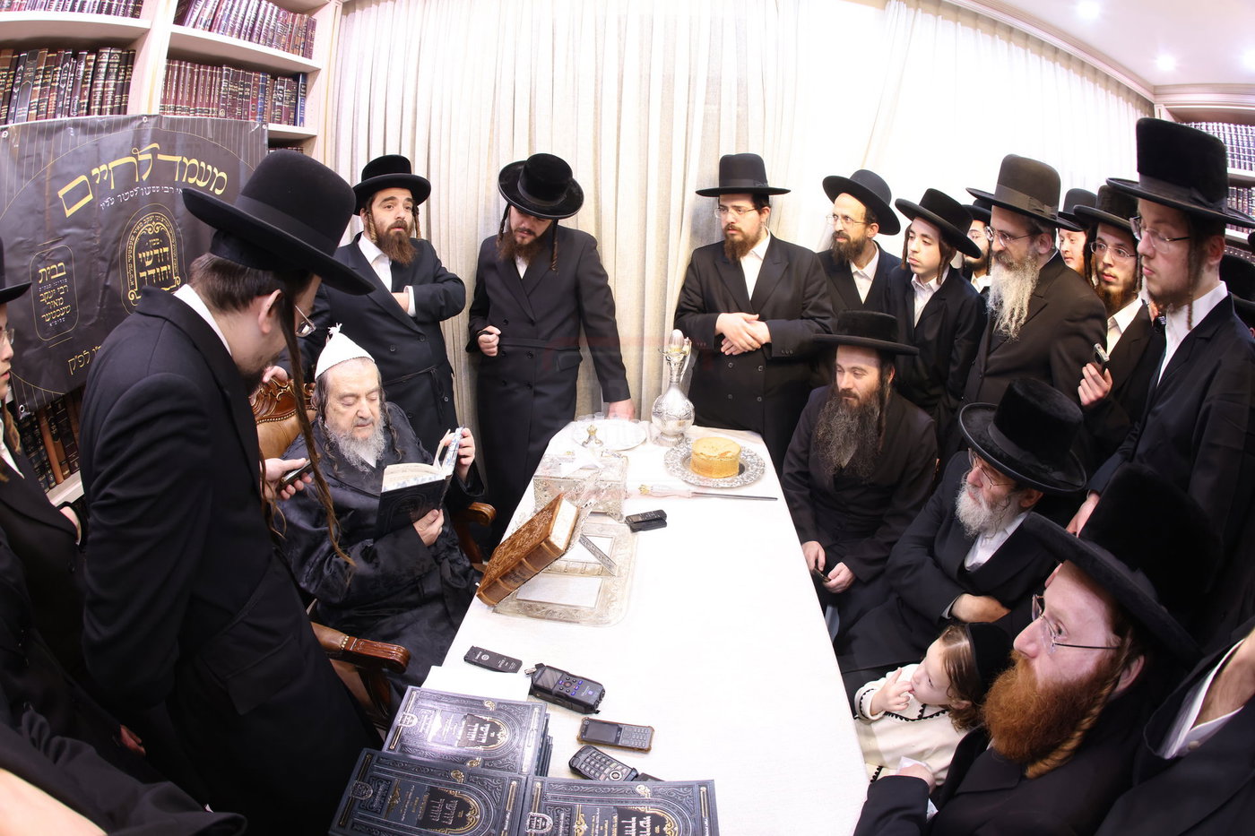 המעמד במעונו של הגרי"מ שכטר