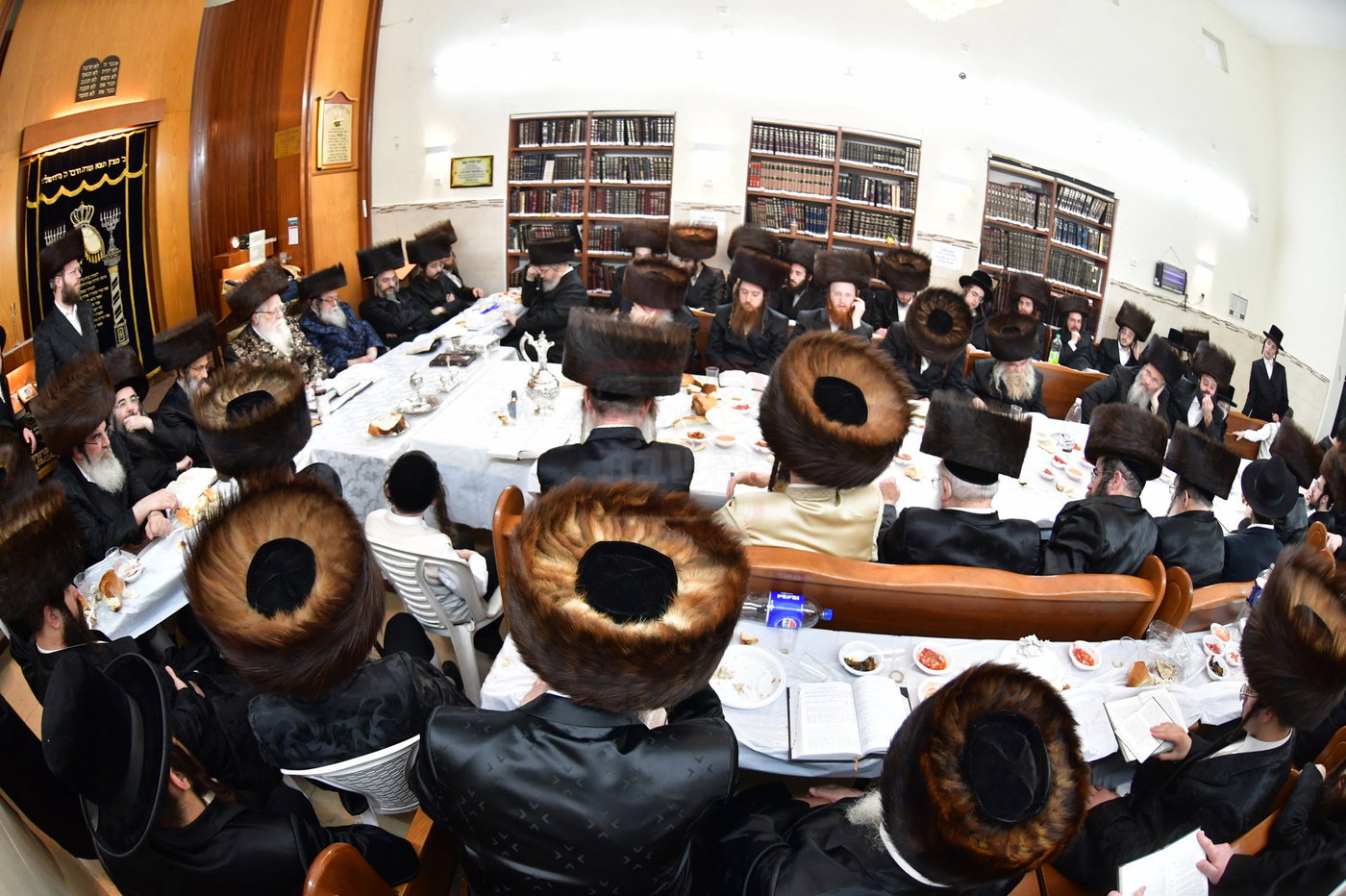 מוצאי שבת יארצייט בשאץ ויז'ניץ