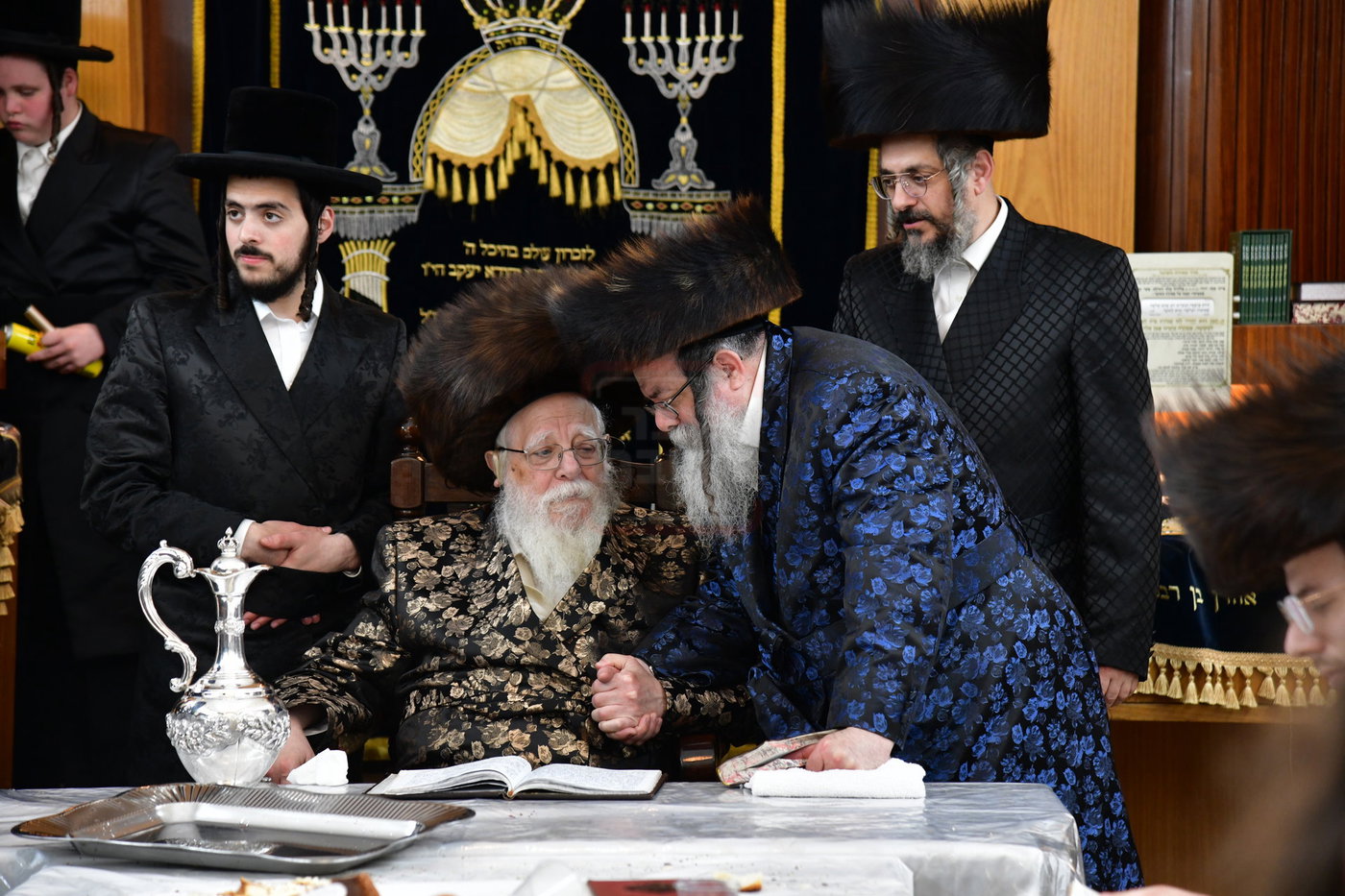 מוצאי שבת יארצייט בשאץ ויז'ניץ