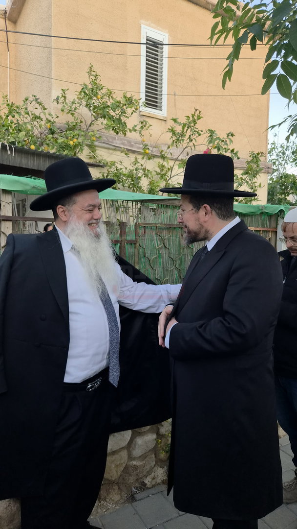 אלו האחראים על ההיתרים למירון | 'זופניק בכיכר' עם כל התמונות, הנייעס והחשיפות של השבוע