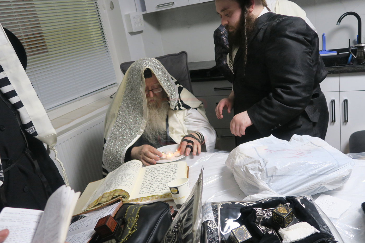 האדמו"ר מניקלשבורג במסע הקודש לצ'כיה