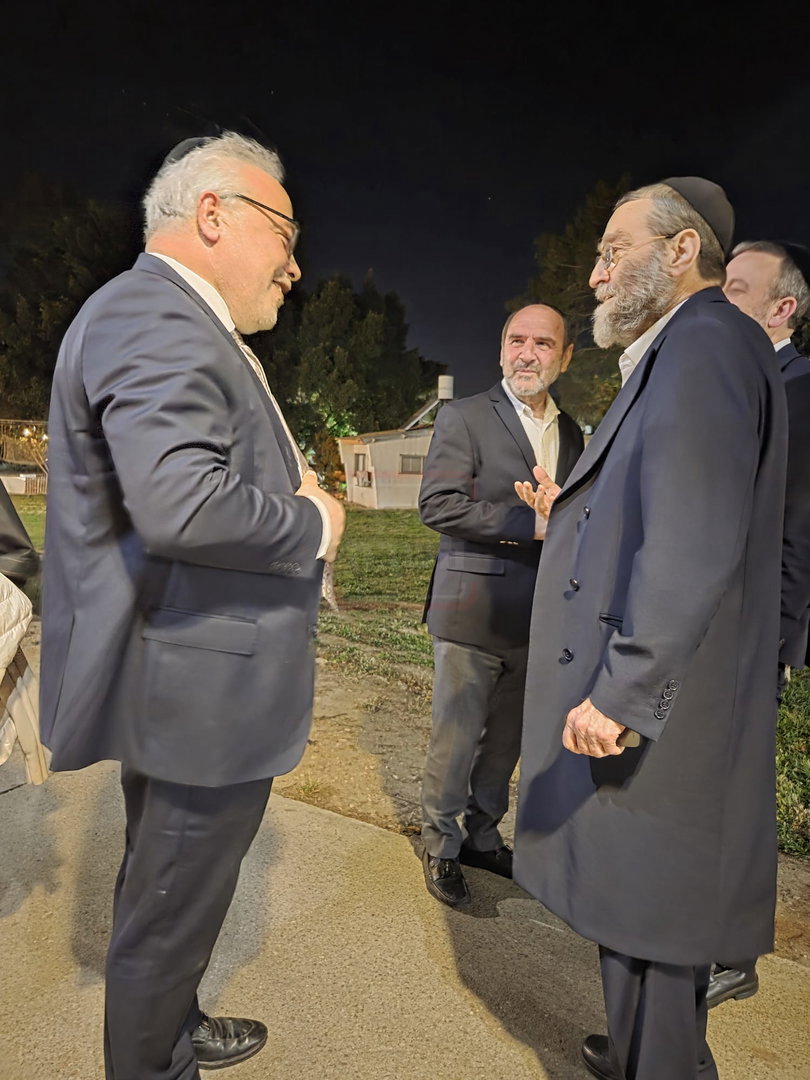 אלו האחראים על ההיתרים למירון | 'זופניק בכיכר' עם כל התמונות, הנייעס והחשיפות של השבוע