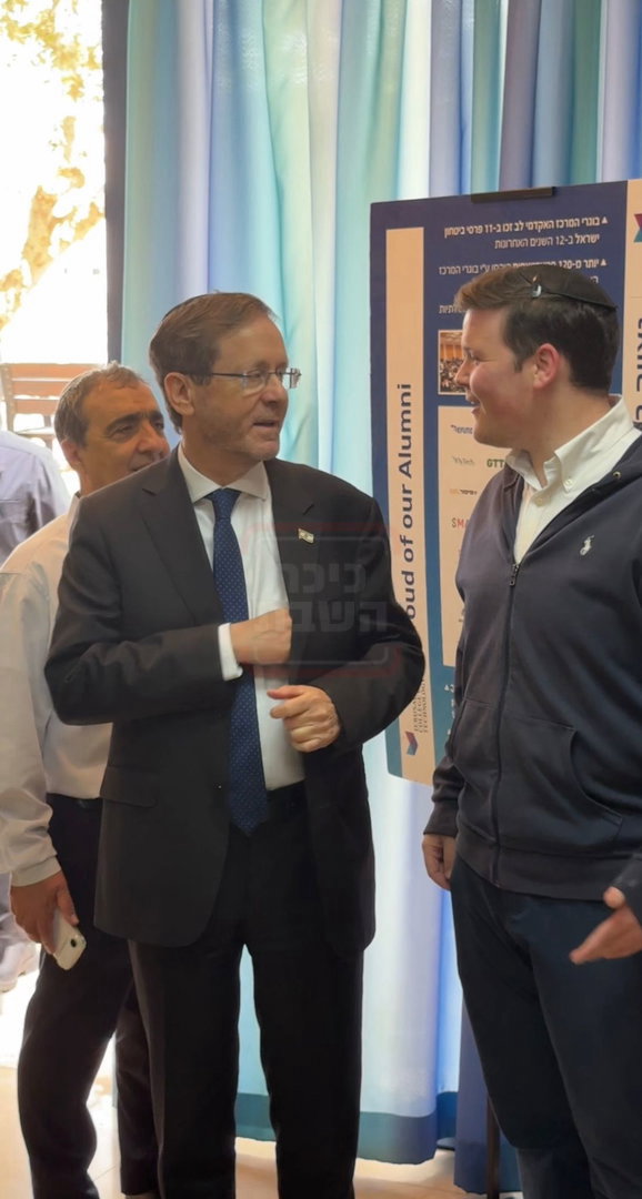 אלו האחראים על ההיתרים למירון | 'זופניק בכיכר' עם כל התמונות, הנייעס והחשיפות של השבוע