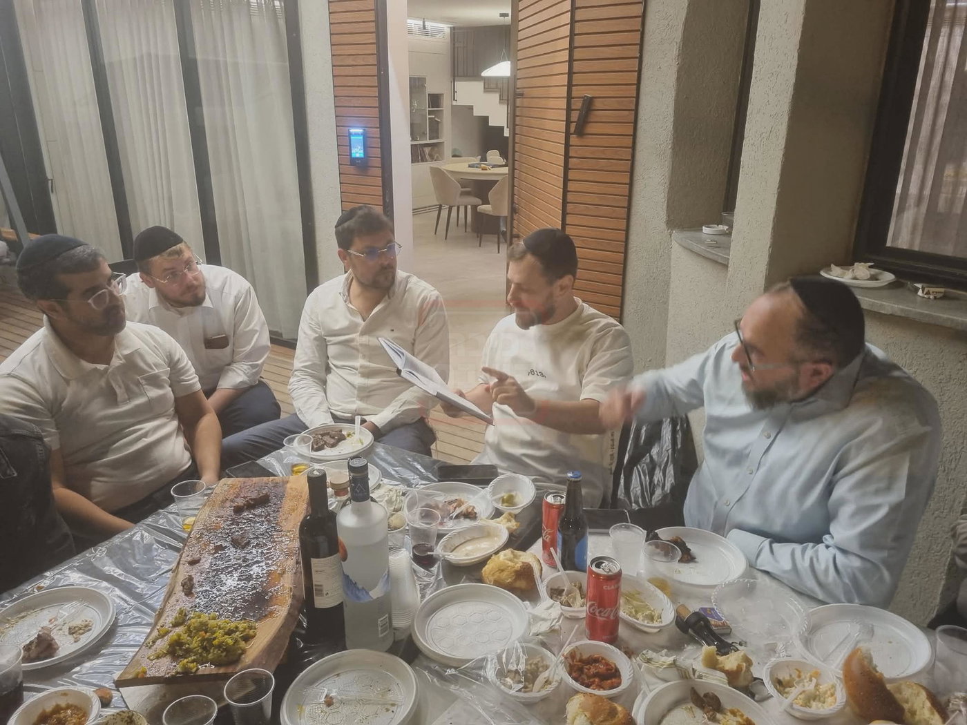 אלו האחראים על ההיתרים למירון | 'זופניק בכיכר' עם כל התמונות, הנייעס והחשיפות של השבוע