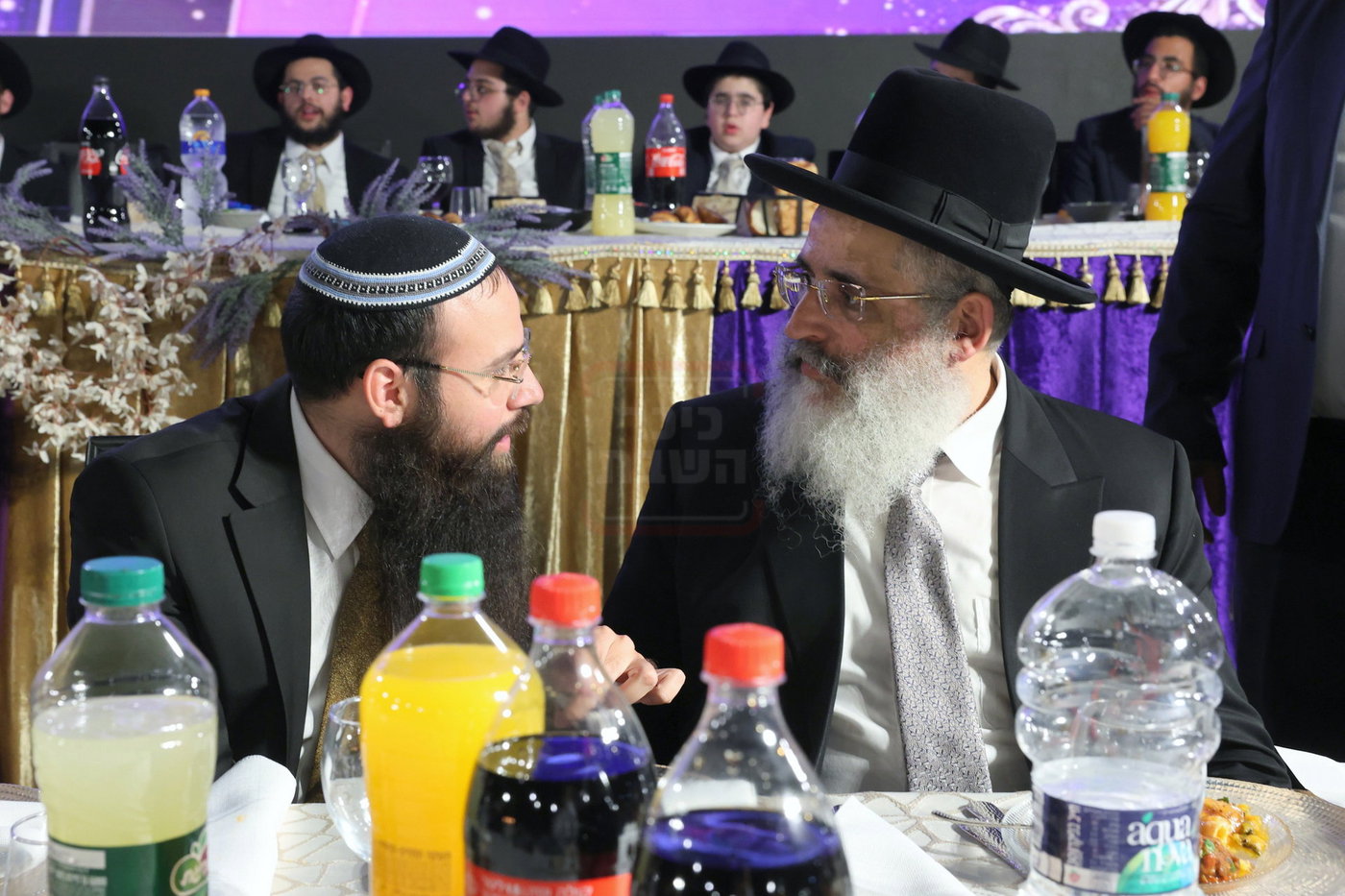 אלו האחראים על ההיתרים למירון | 'זופניק בכיכר' עם כל התמונות, הנייעס והחשיפות של השבוע