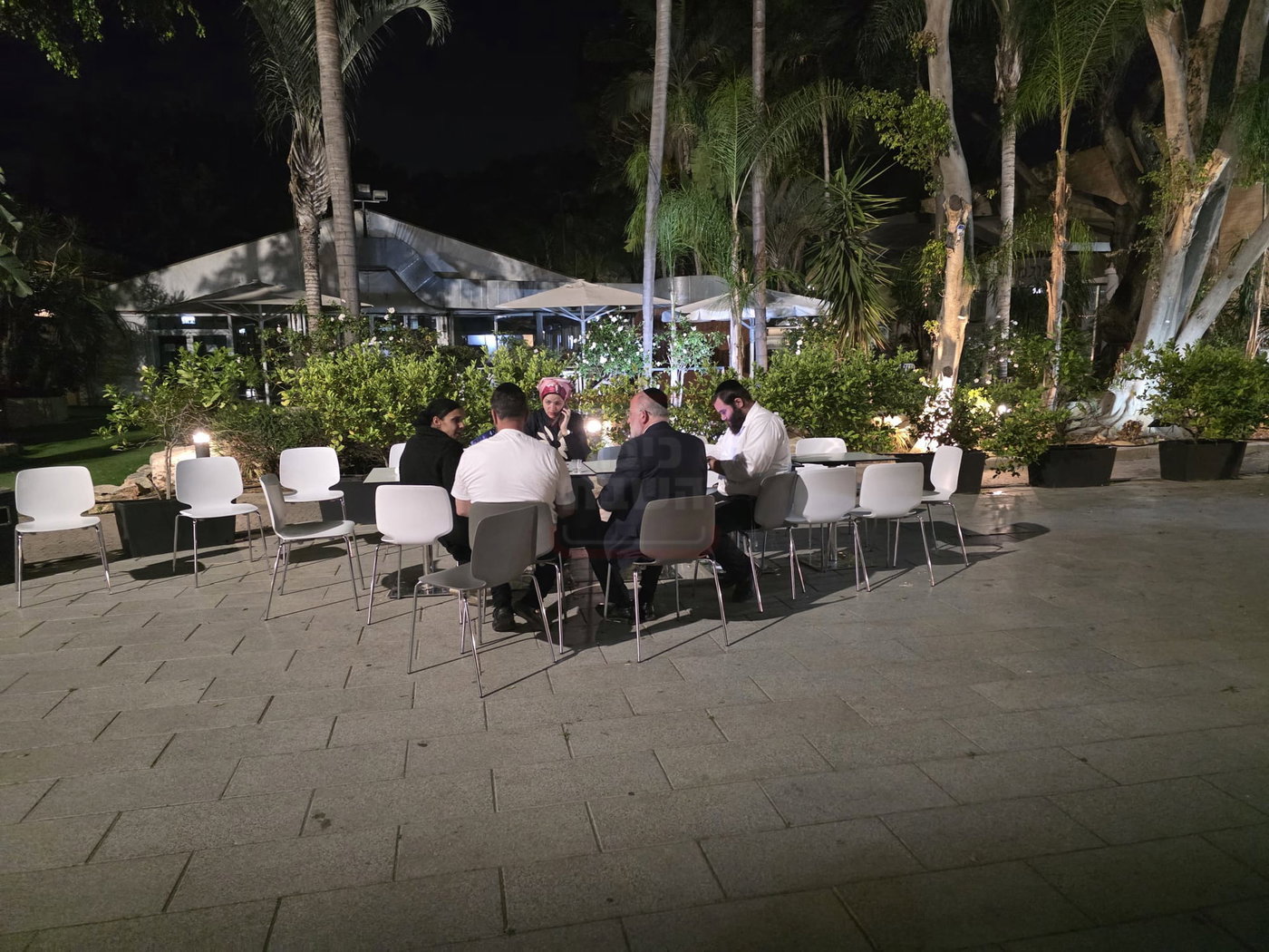 אלו האחראים על ההיתרים למירון | 'זופניק בכיכר' עם כל התמונות, הנייעס והחשיפות של השבוע