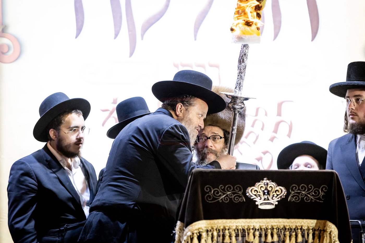 מעמד ההדלקה בחצה"ק סקולען לייקווד