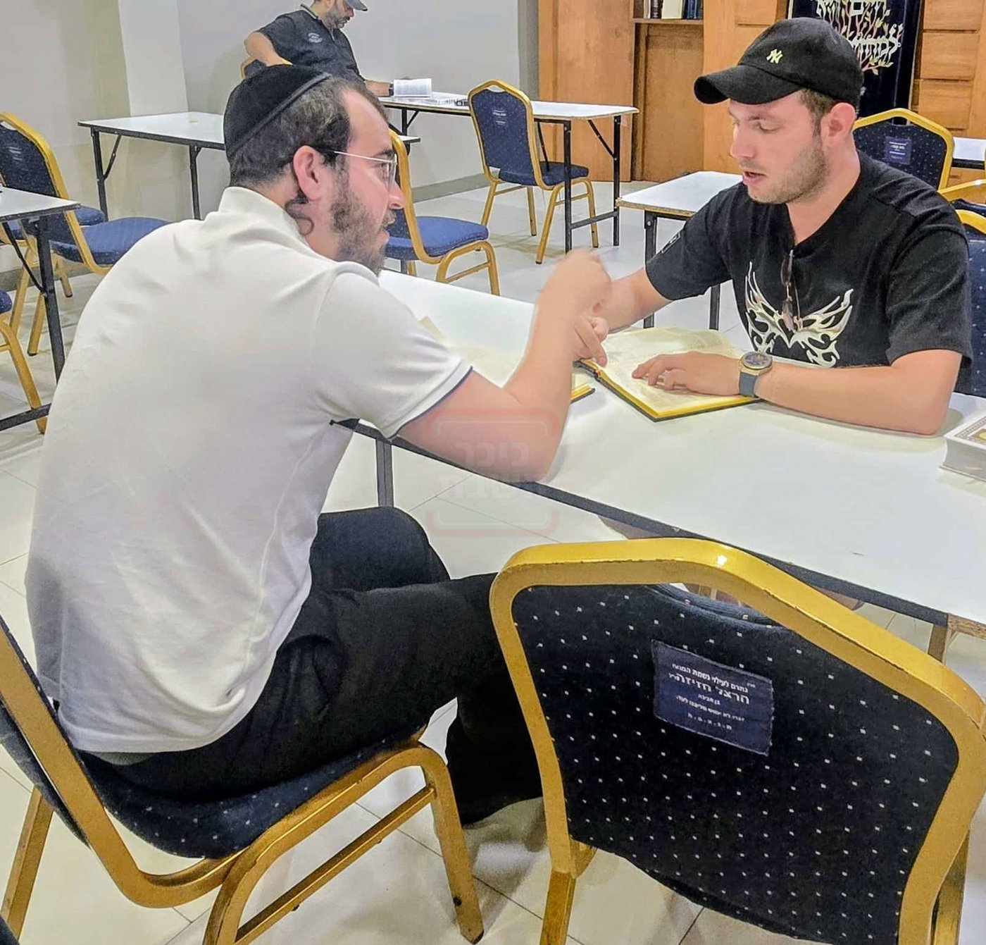 האדמו"ר ששתה גשם - מתוך הרכב | 'זופניק בכיכר' עם כל התמונות, הנייעס והחשיפות של השבוע
