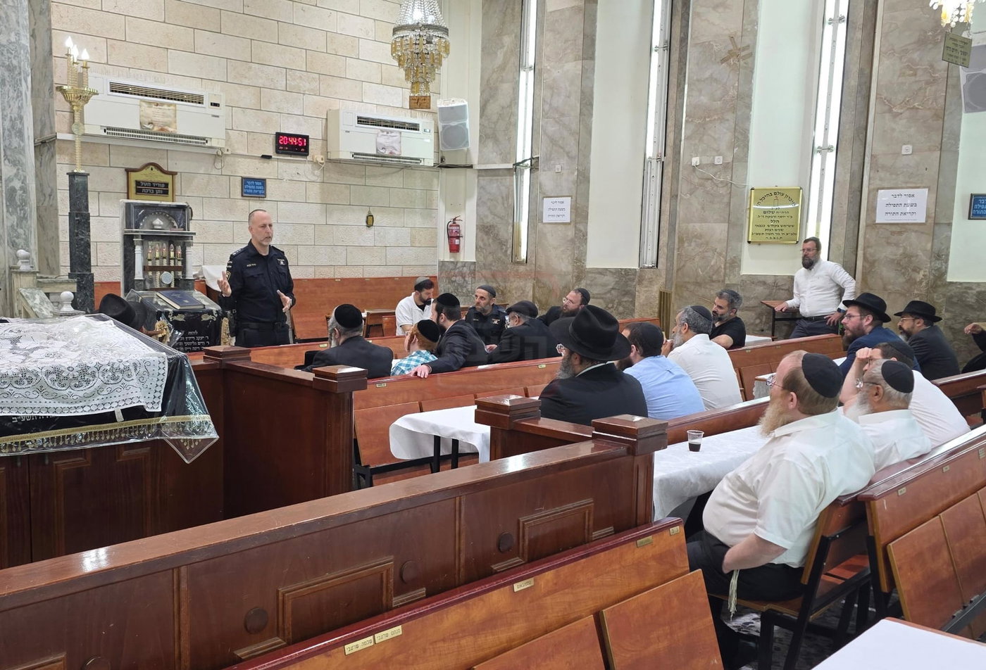 האדמו"ר ששתה גשם - מתוך הרכב | 'זופניק בכיכר' עם כל התמונות, הנייעס והחשיפות של השבוע