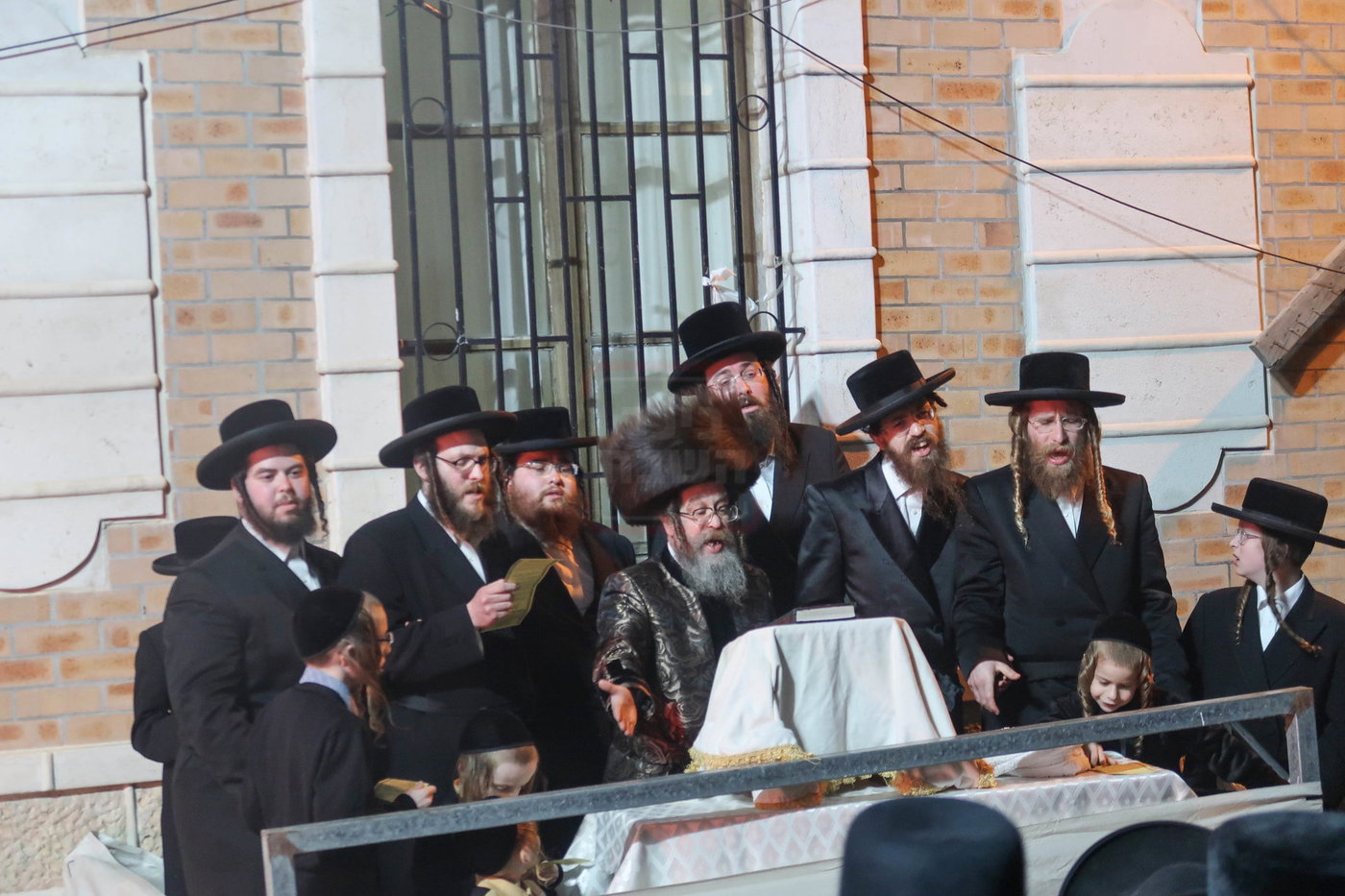 ל"ג בעומר בחצה"ק קרעטשניף סיגעט
