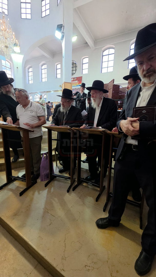 האדמו"ר ששתה גשם - מתוך הרכב | 'זופניק בכיכר' עם כל התמונות, הנייעס והחשיפות של השבוע