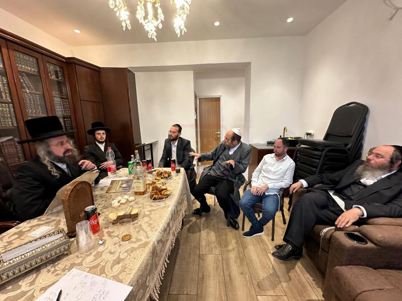 האדמו"ר ששתה גשם - מתוך הרכב | 'זופניק בכיכר' עם כל התמונות, הנייעס והחשיפות של השבוע