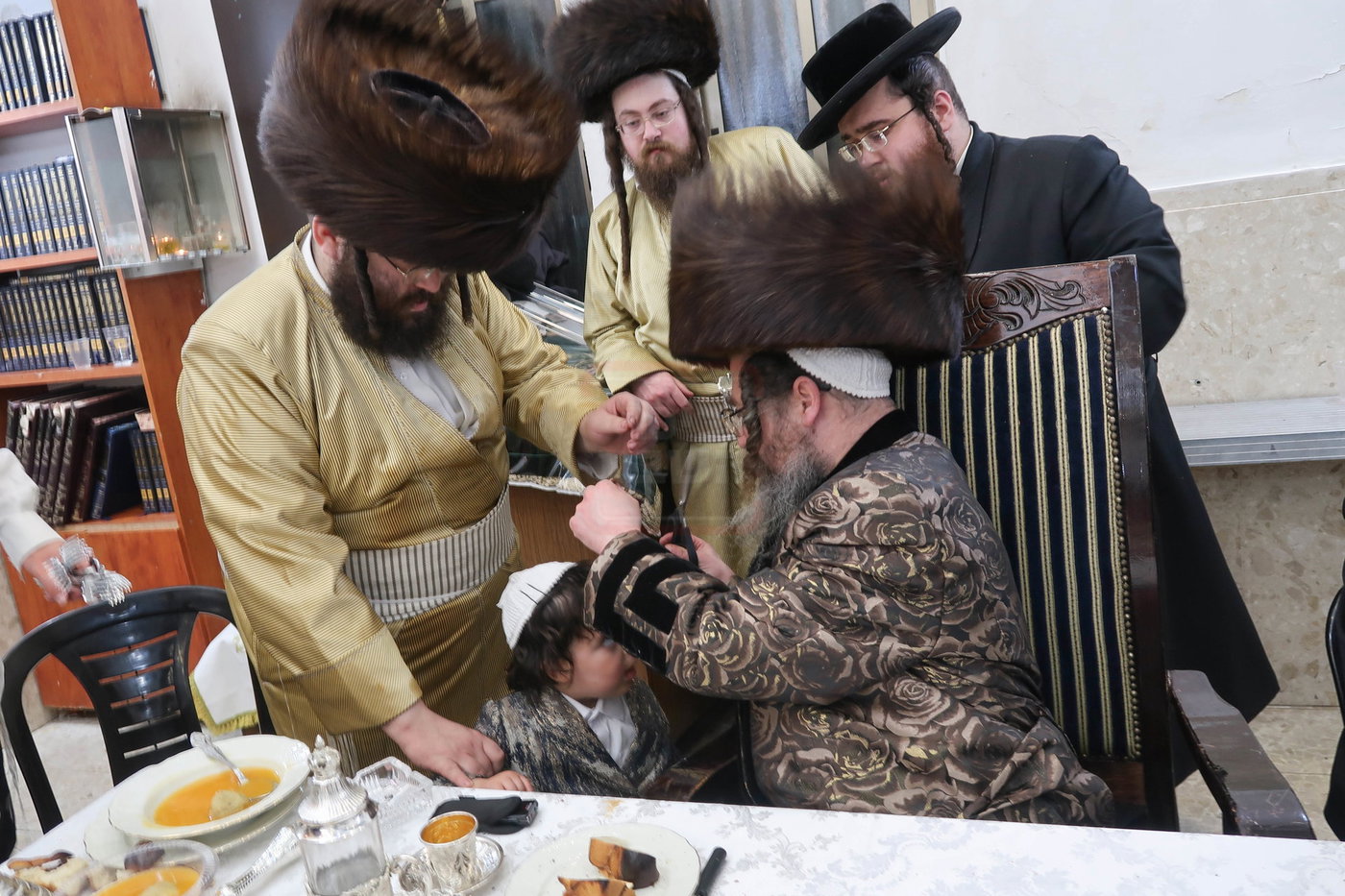 ל"ג בעומר בחצה"ק קרעטשניף סיגעט