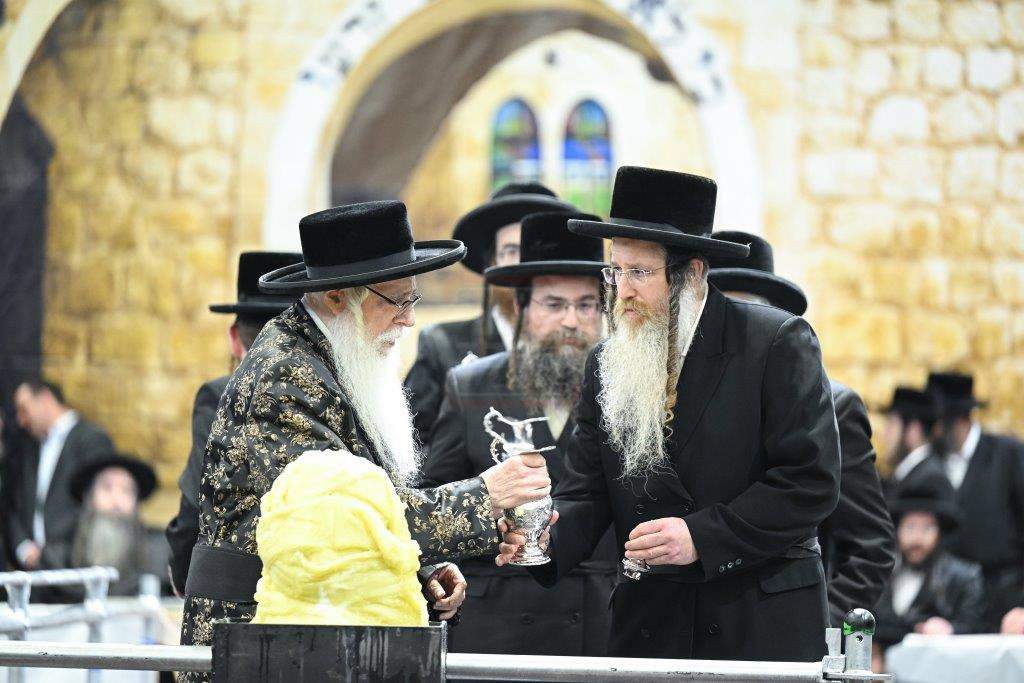 ל"ג בעומר בחצה"ק צאנז