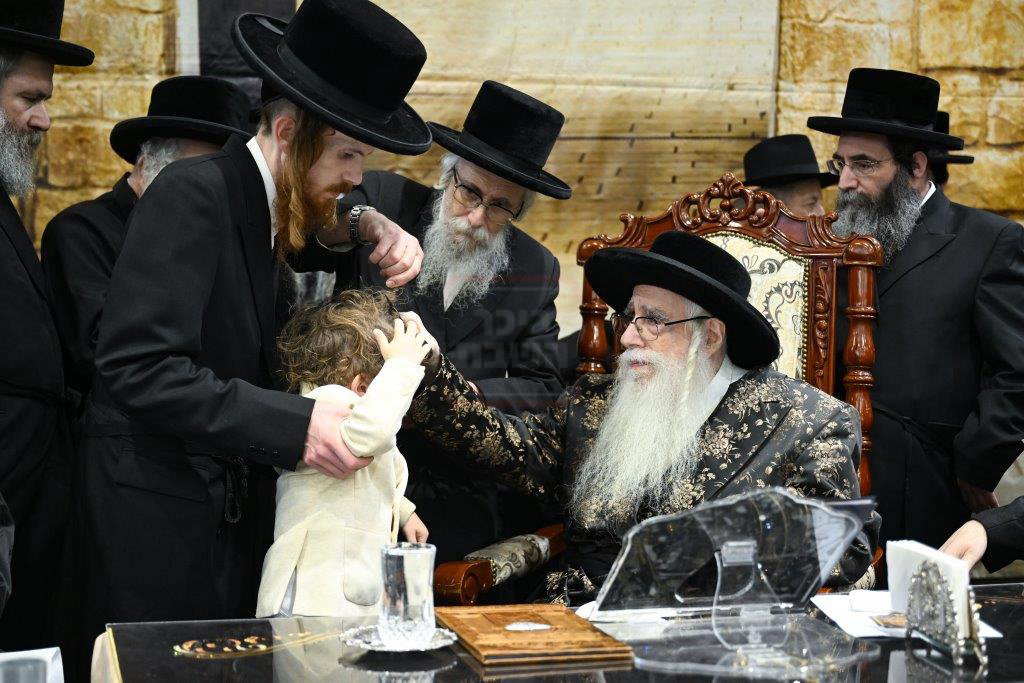 ל"ג בעומר בחצה"ק צאנז