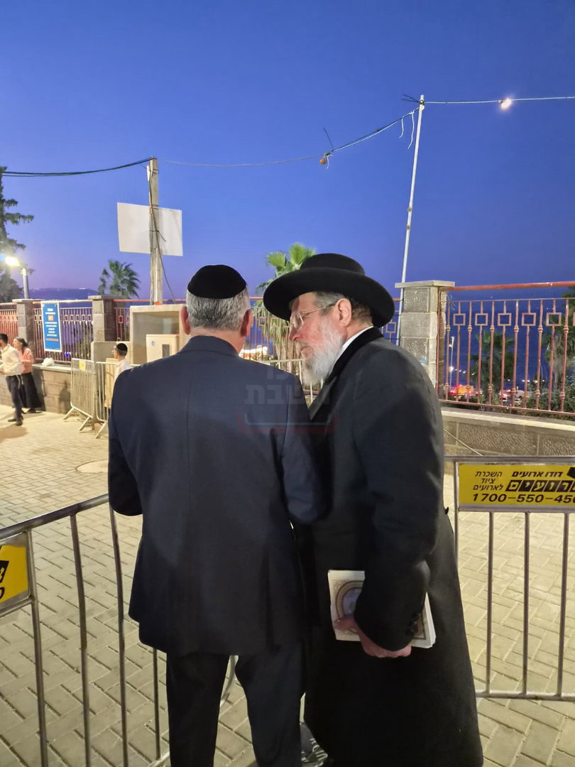האדמו"ר ששתה גשם - מתוך הרכב | 'זופניק בכיכר' עם כל התמונות, הנייעס והחשיפות של השבוע
