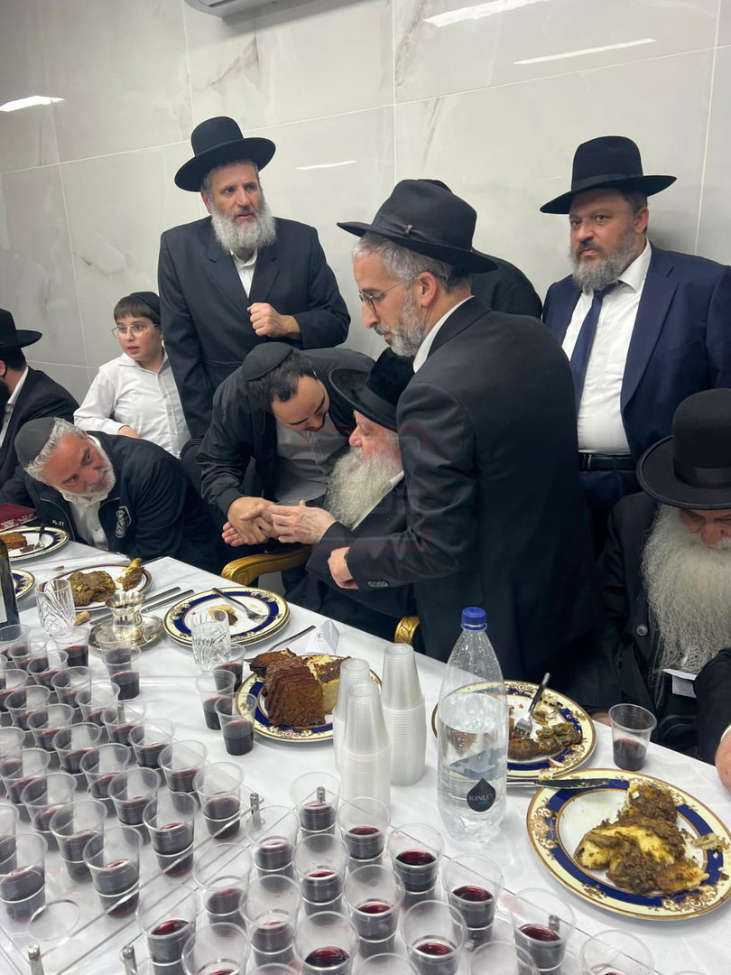 האדמו"ר ששתה גשם - מתוך הרכב | 'זופניק בכיכר' עם כל התמונות, הנייעס והחשיפות של השבוע