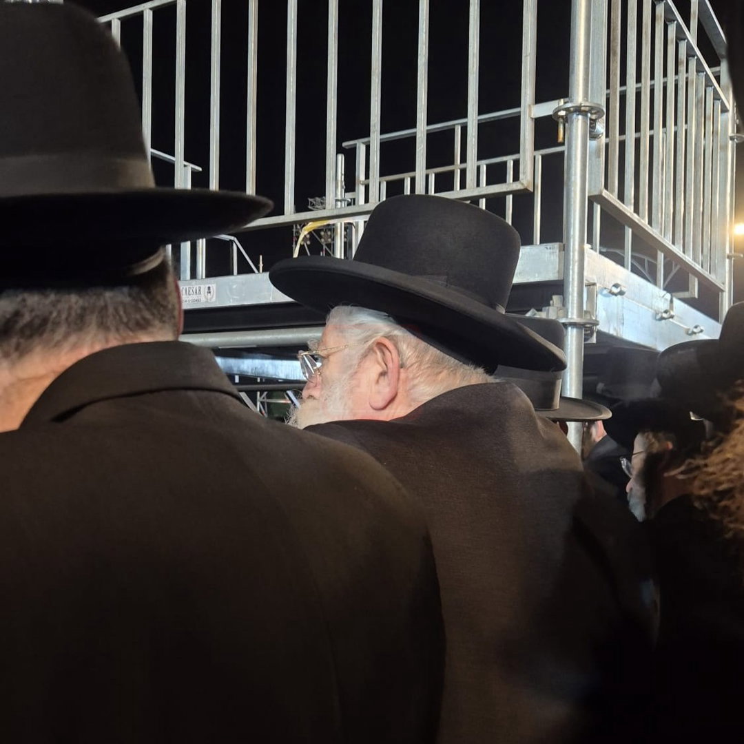 האדמו"ר ששתה גשם - מתוך הרכב | 'זופניק בכיכר' עם כל התמונות, הנייעס והחשיפות של השבוע