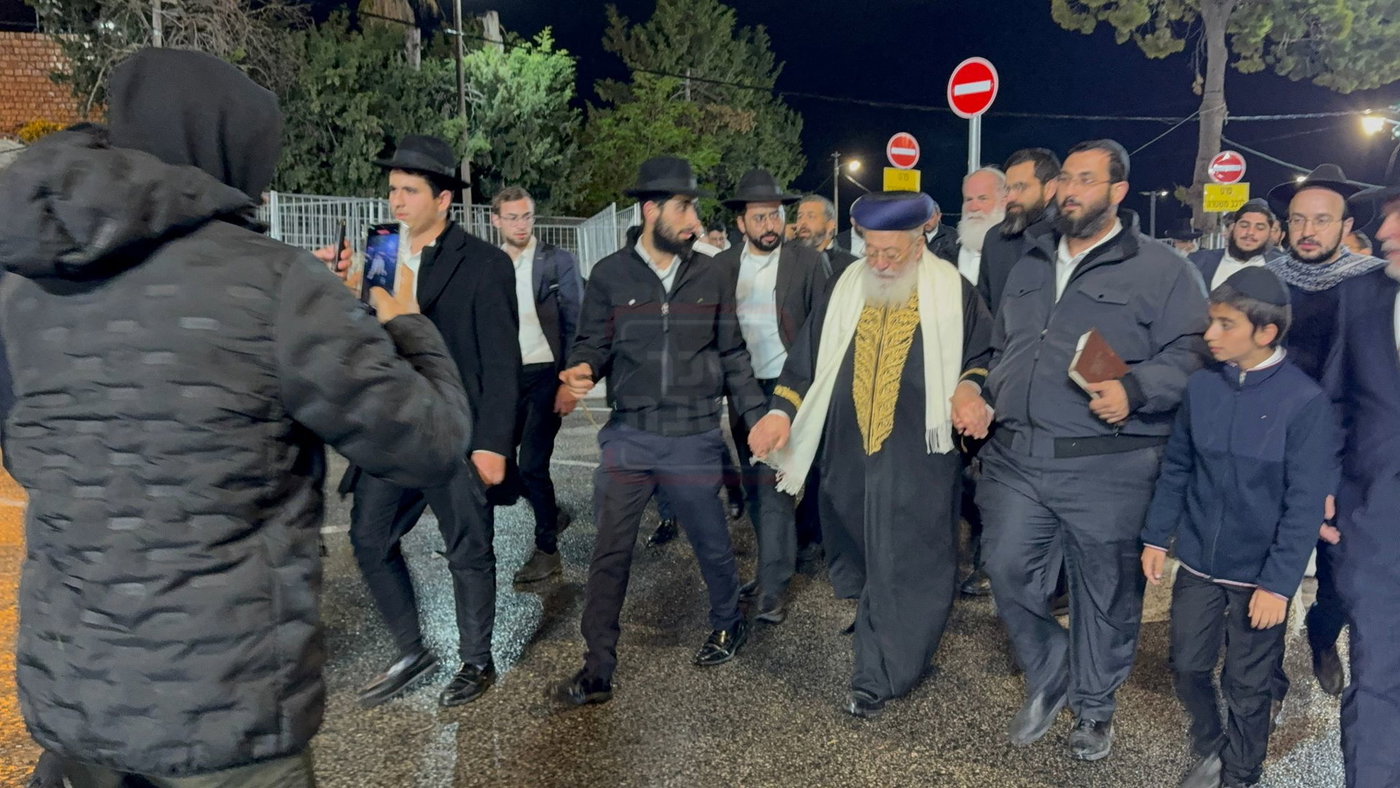 האדמו"ר ששתה גשם - מתוך הרכב | 'זופניק בכיכר' עם כל התמונות, הנייעס והחשיפות של השבוע