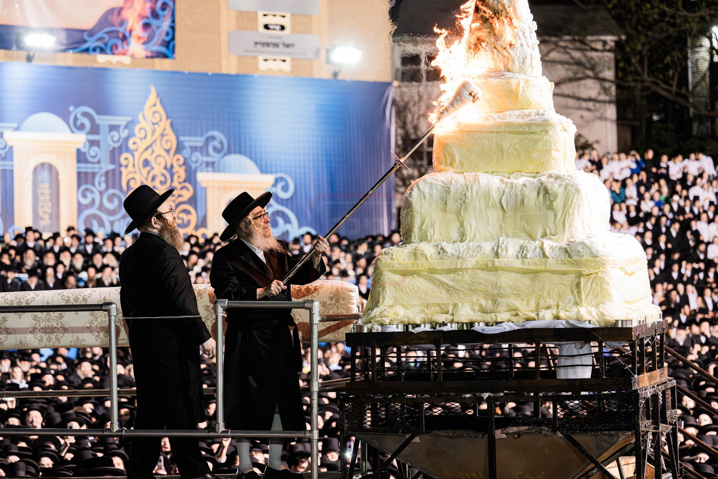 מעמד ההדלקה בחצה"ק סאטמר