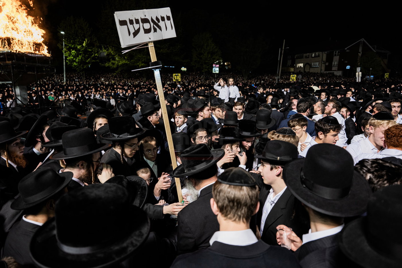 מעמד ההדלקה בחצה"ק סאטמר