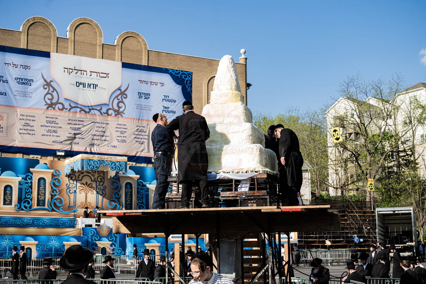 מעמד ההדלקה בחצה"ק סאטמר