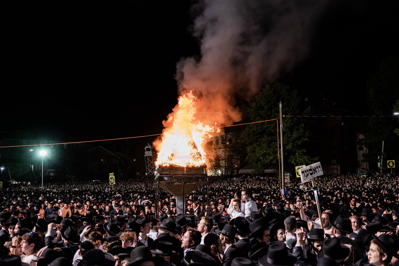 מעמד ההדלקה בחצה"ק סאטמר