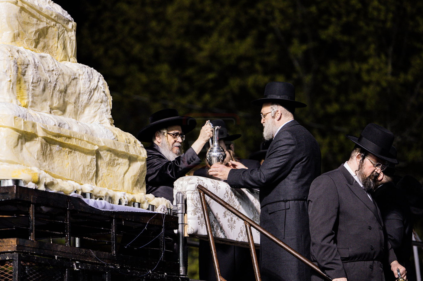 מעמד ההדלקה בחצה"ק סאטמר