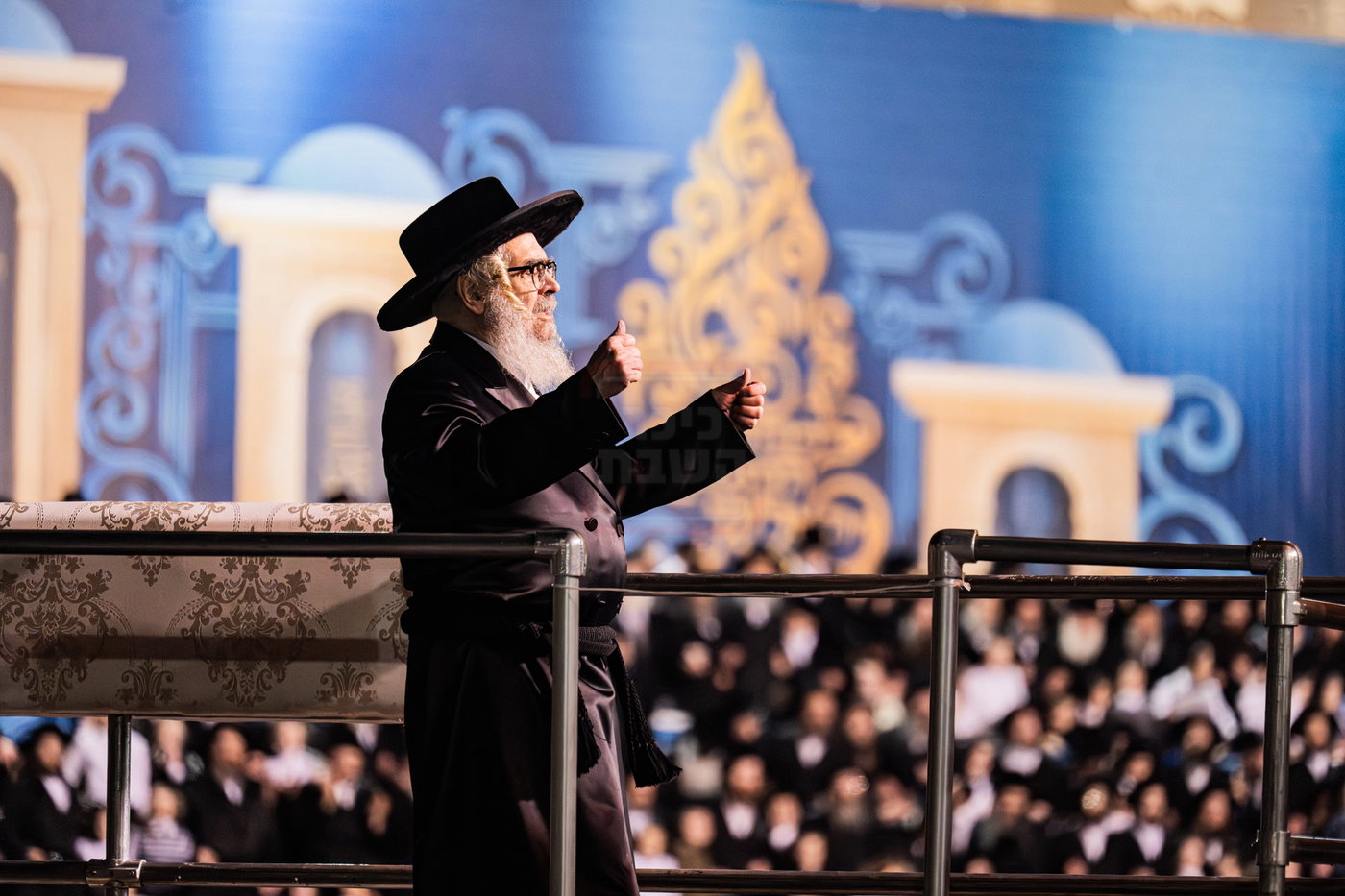 מעמד ההדלקה בחצה"ק סאטמר