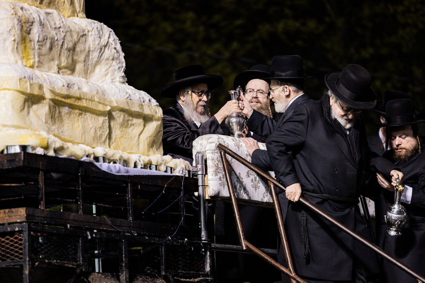 מעמד ההדלקה בחצה"ק סאטמר