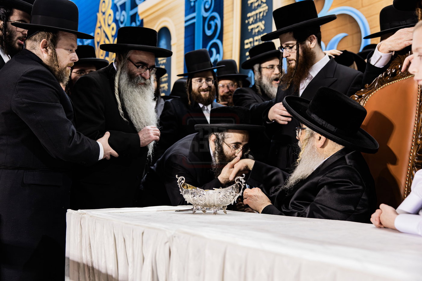 מעמד ההדלקה בחצה"ק סאטמר