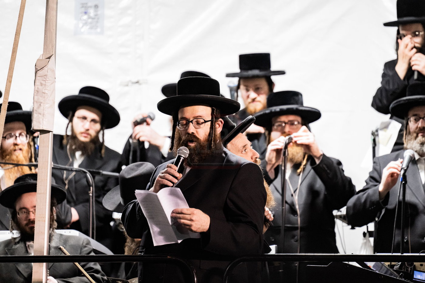 מעמד ההדלקה בחצה"ק סאטמר