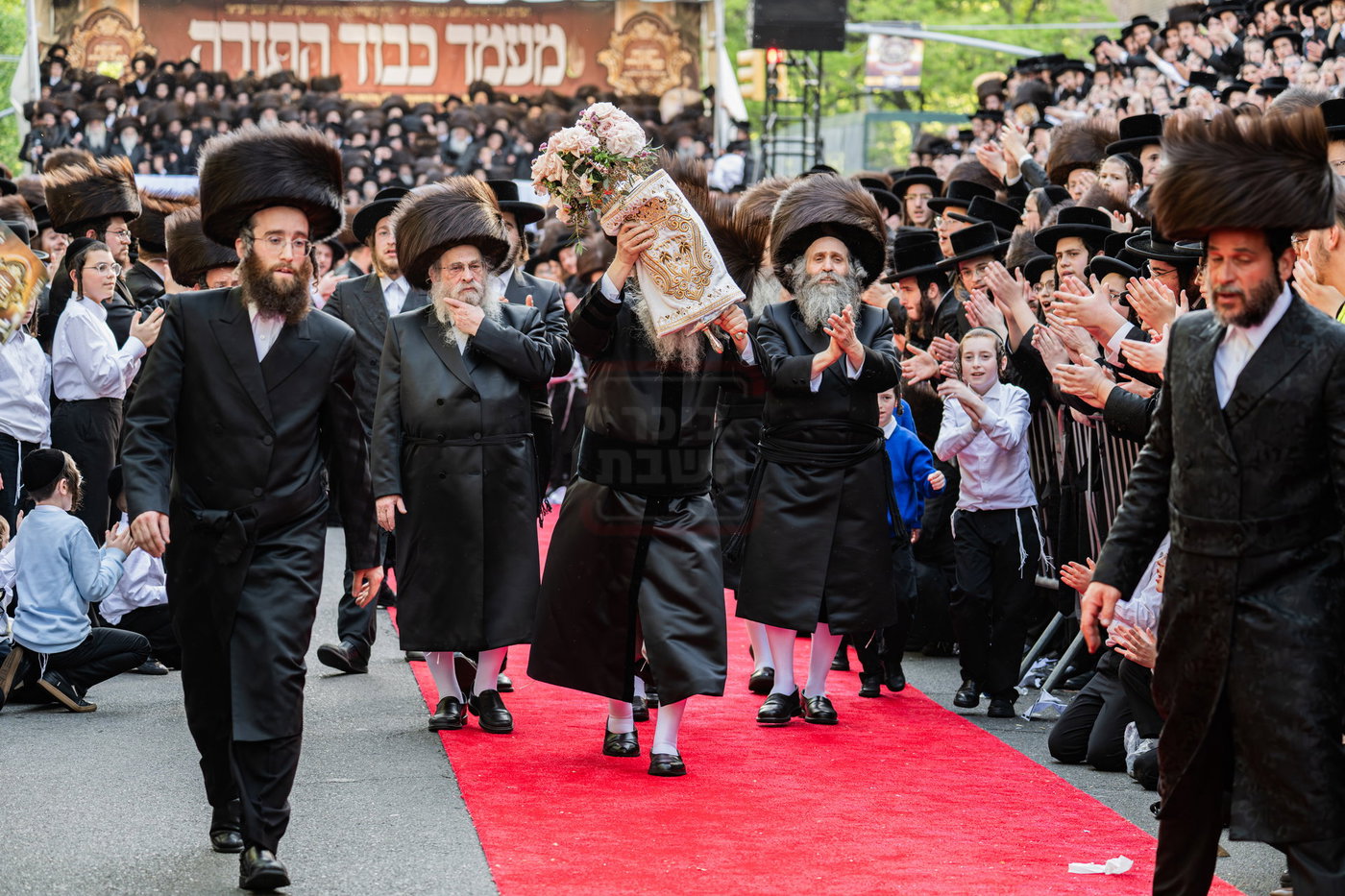 מעמד הכנסת ספר תורה בסאטמר