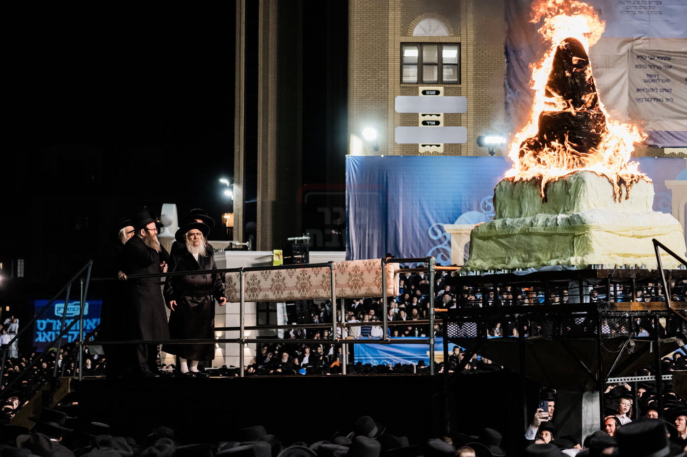 מעמד ההדלקה בחצה"ק סאטמר