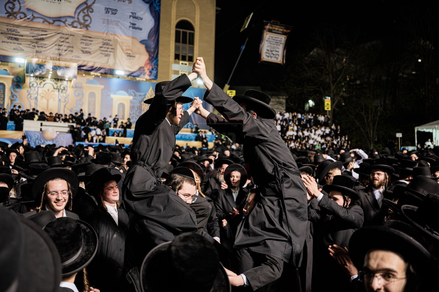 מעמד ההדלקה בחצה"ק סאטמר