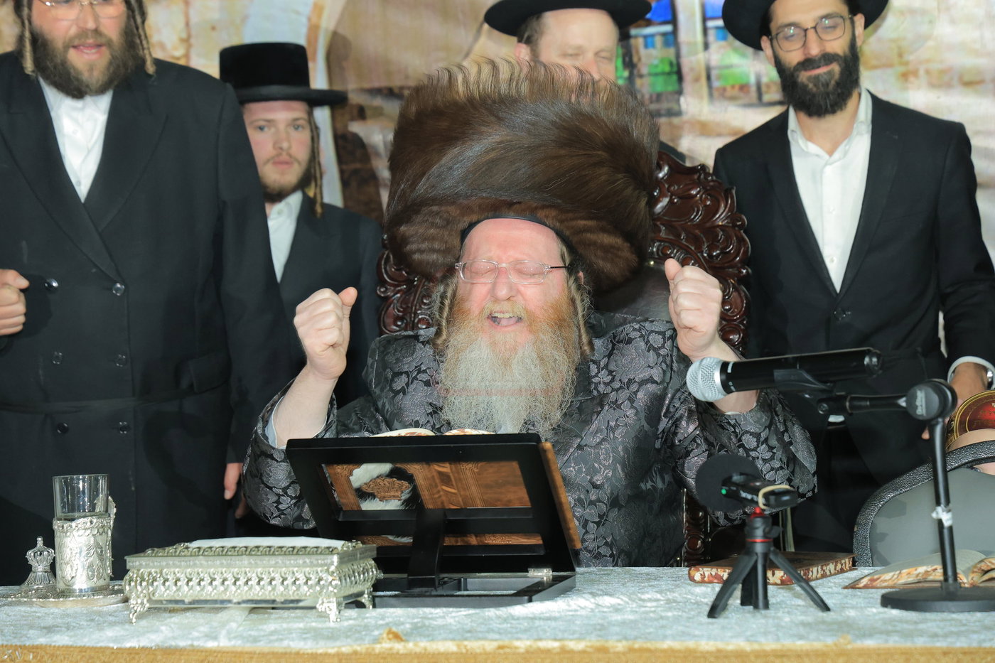 ל"ג בעומר בחצה"ק טרעבישאן