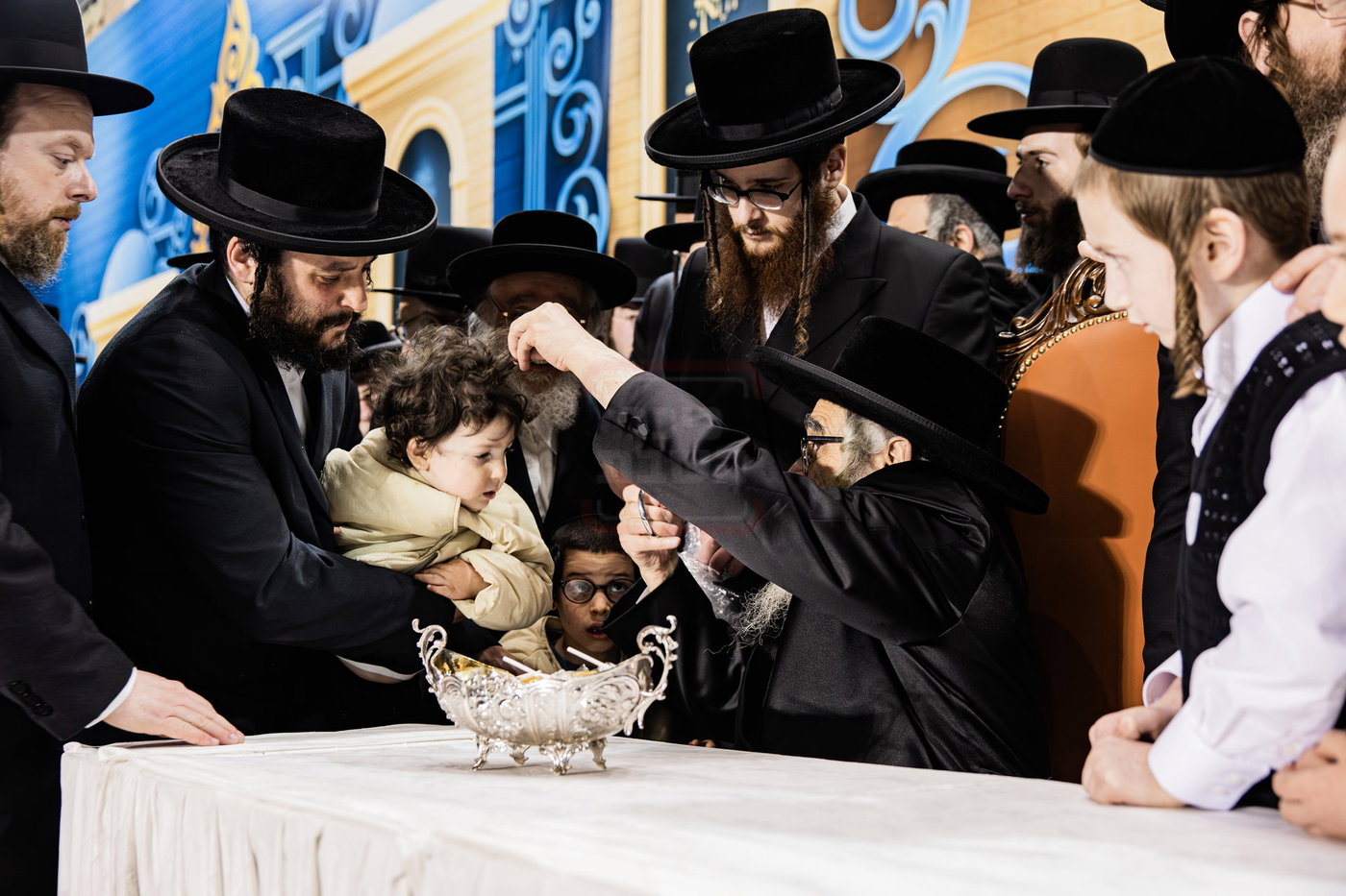 מעמד ההדלקה בחצה"ק סאטמר