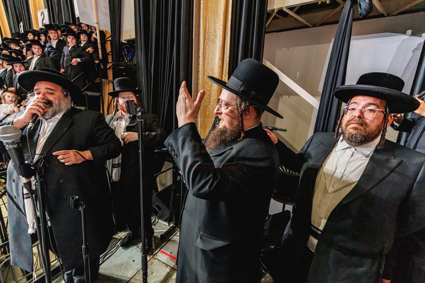 ל"ג בעומר וסיום כתיבת ס"ת בסאטמר