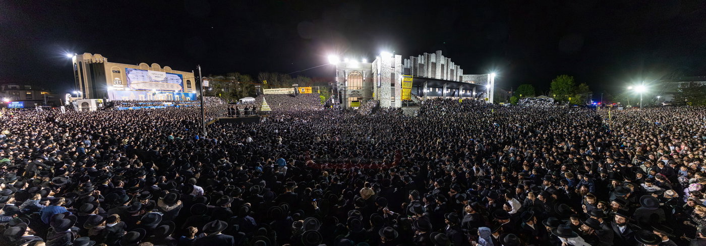 מעמד ההדלקה בחצה"ק סאטמר