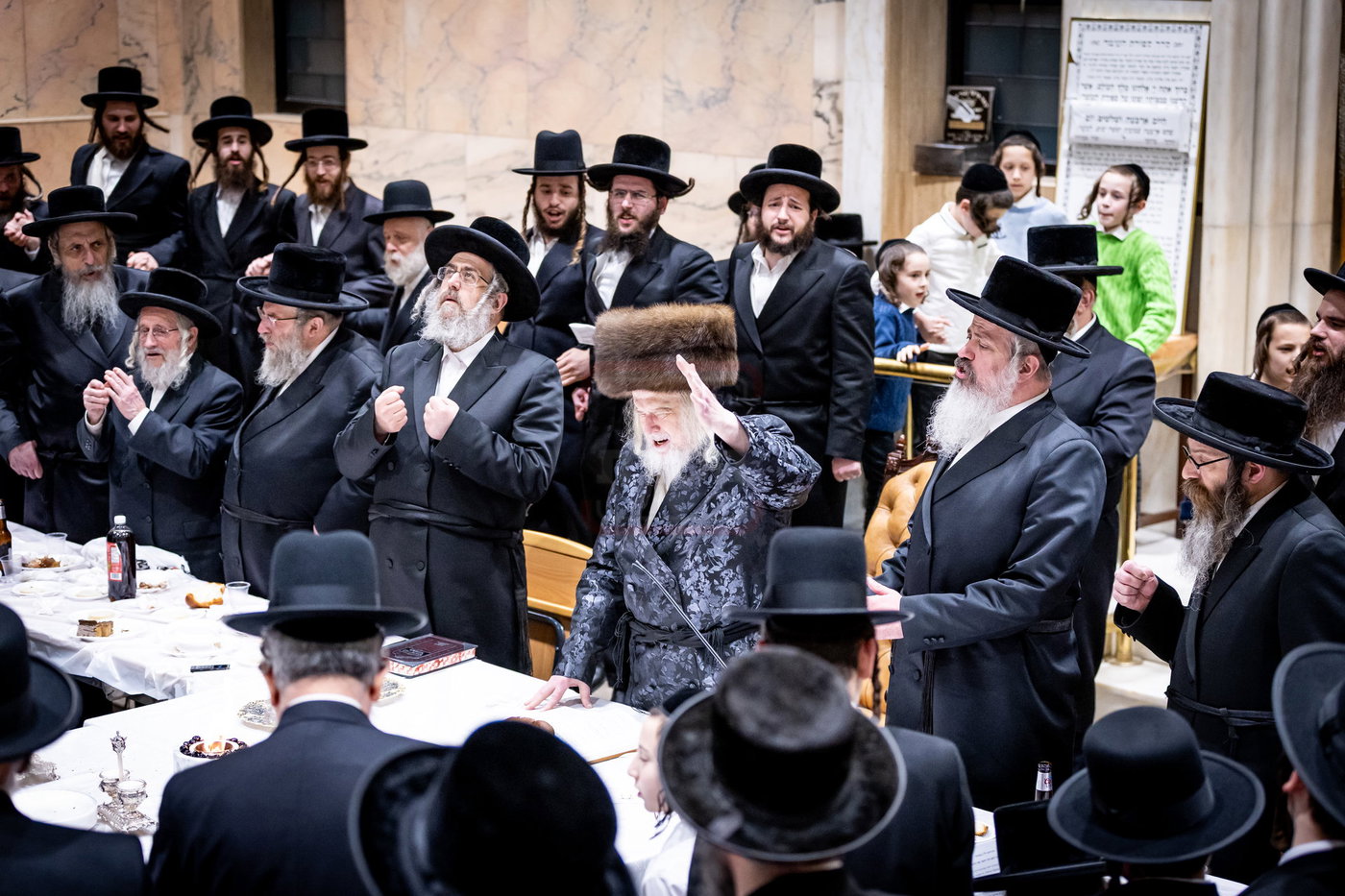 ל"ג בעומר בחצה"ק מונקאטש