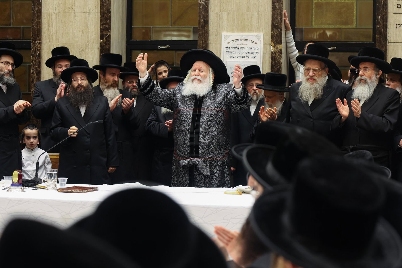 ל"ג בעומר בחצה"ק באבוב