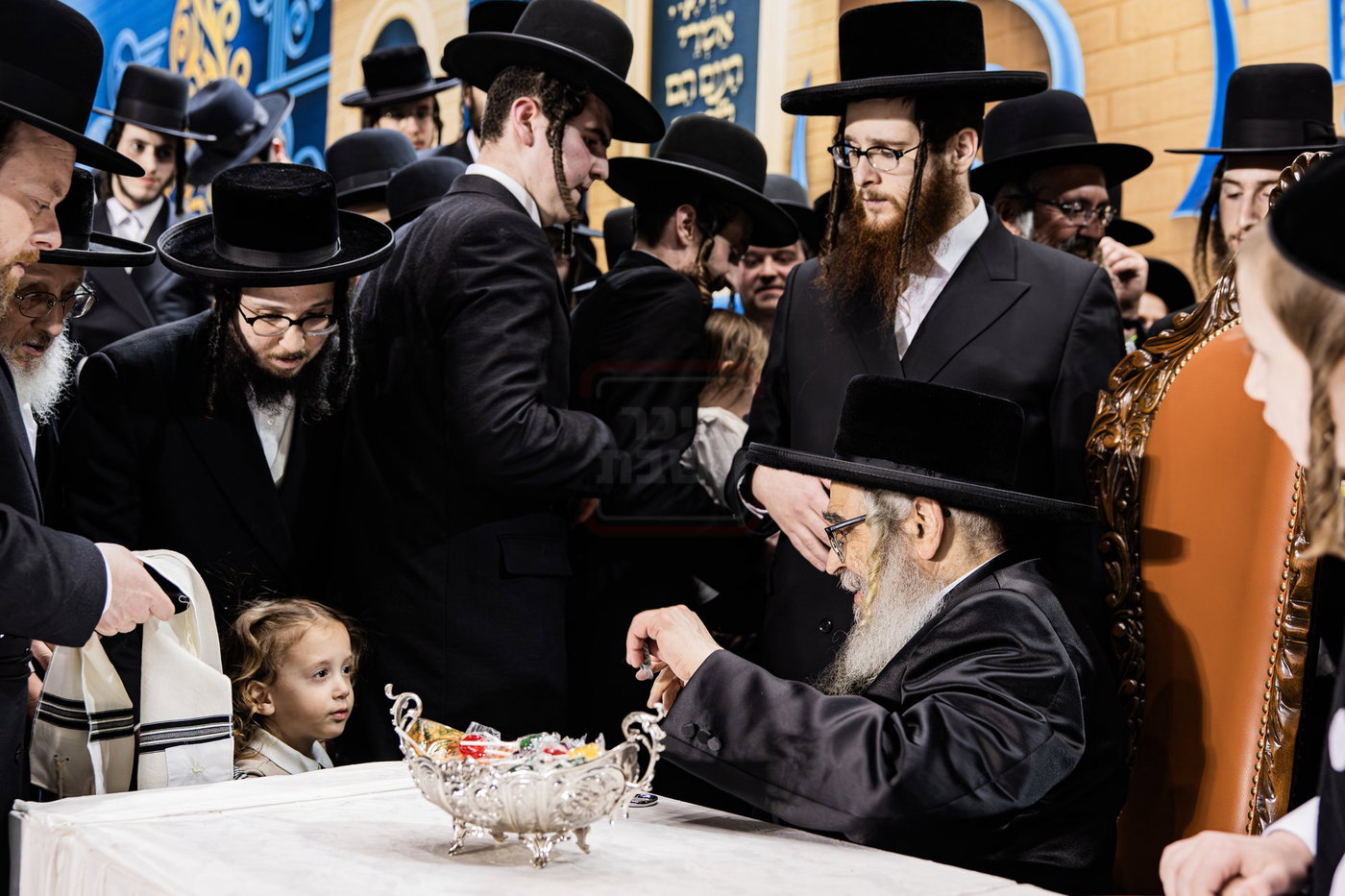 מעמד ההדלקה בחצה"ק סאטמר